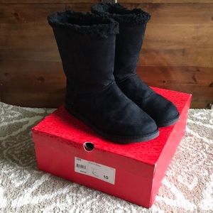 Adorable Black Fuzzy Warm Winter Boots
